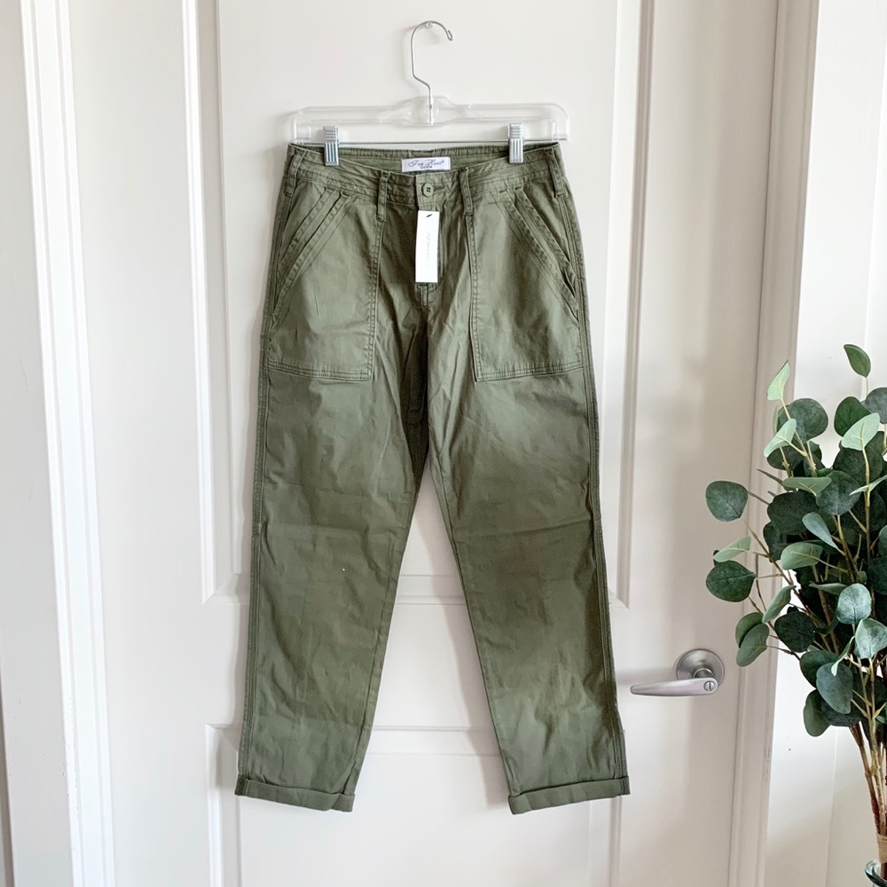 Francesca’s Gionni Rolled Ankle Cargo Pants | 28